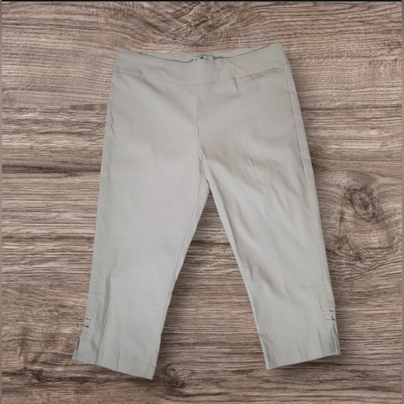 Cream Cropped Pants - Picture 1 of 4